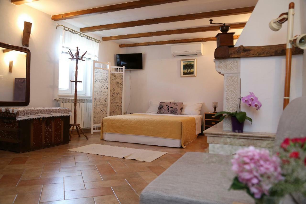 Apartments Tinka Brseč 외부 사진
