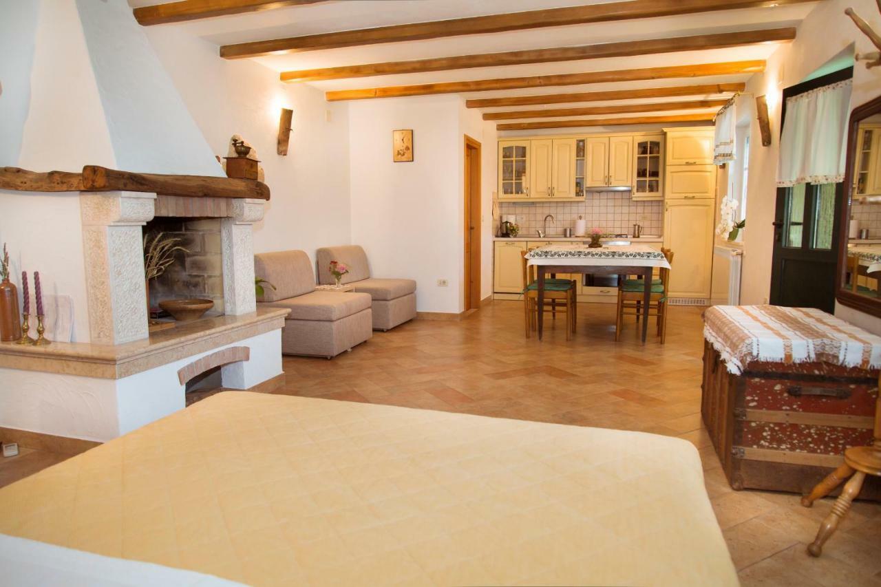 Apartments Tinka Brseč 외부 사진