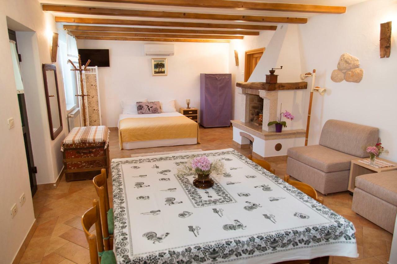 Apartments Tinka Brseč 외부 사진