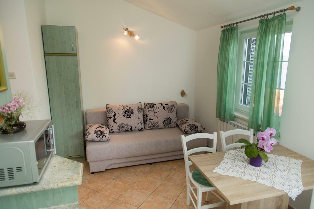 Apartments Tinka Brseč 외부 사진