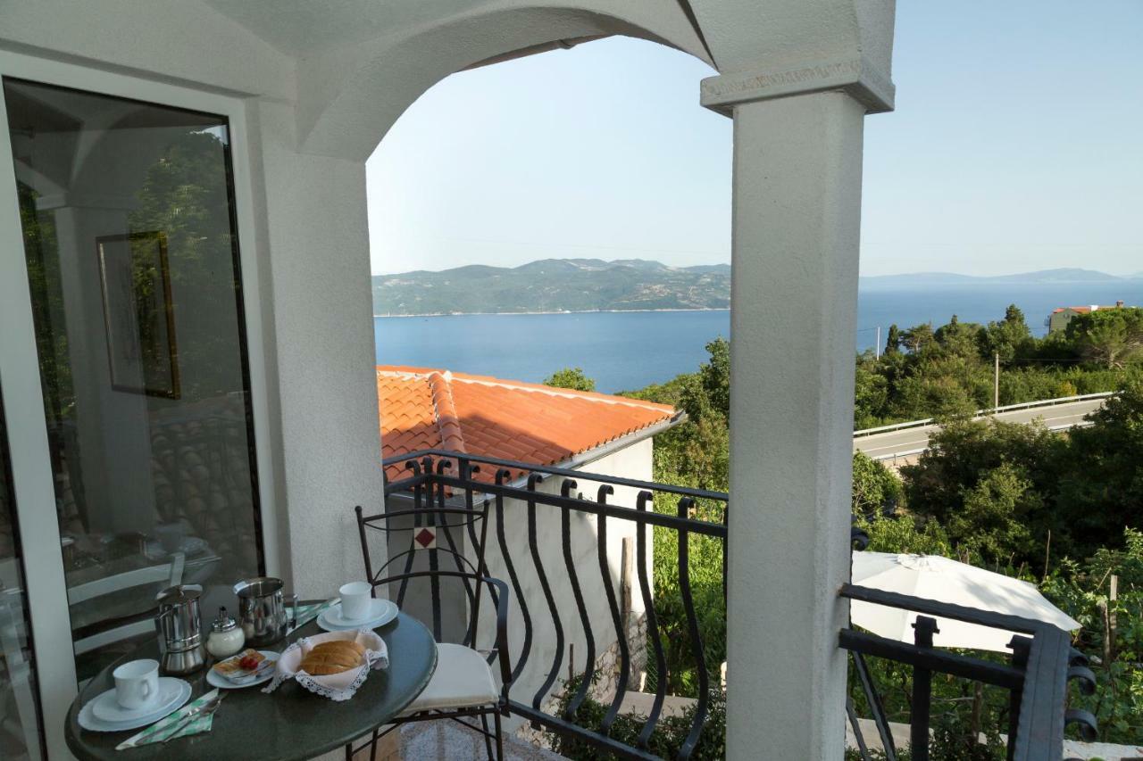Apartments Tinka Brseč 외부 사진