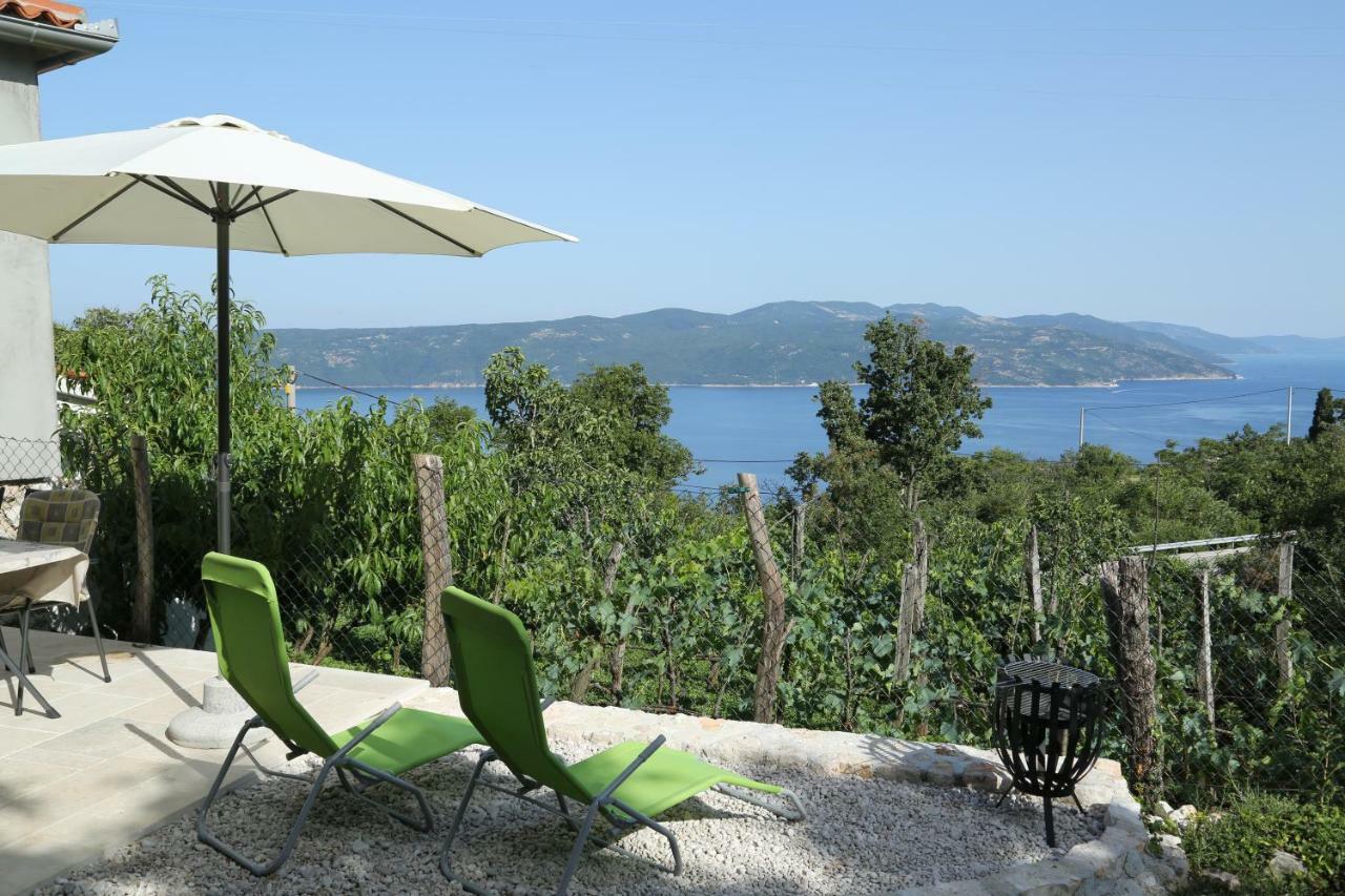 Apartments Tinka Brseč 외부 사진
