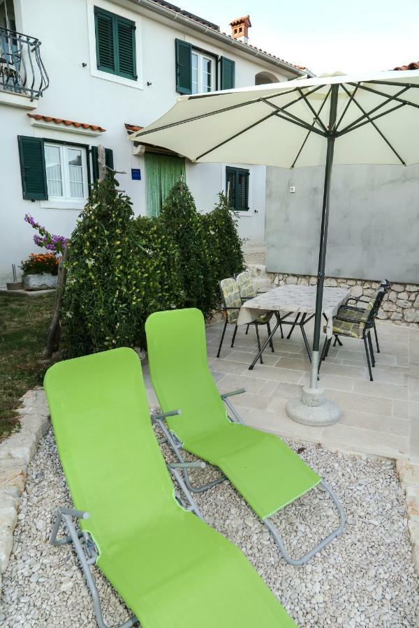 Apartments Tinka Brseč 외부 사진