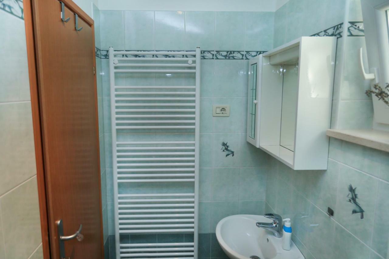Apartments Tinka Brseč 외부 사진