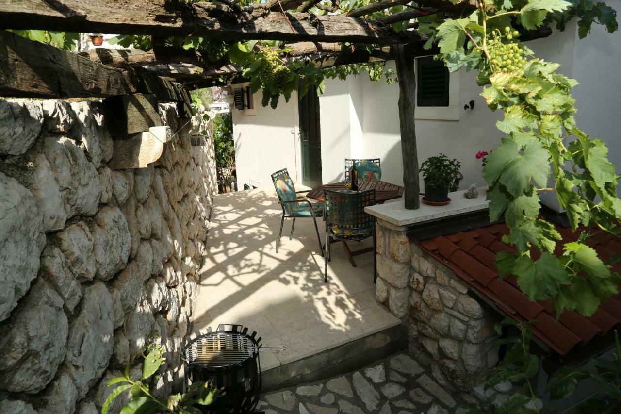 Apartments Tinka Brseč 외부 사진