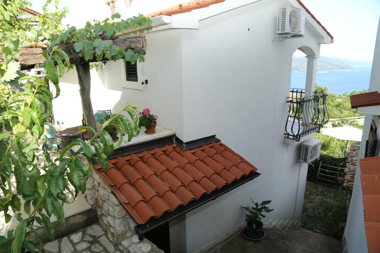 Apartments Tinka Brseč 외부 사진